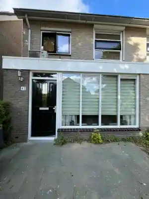 Houtwerk buitenkant huis in Heerhugowaard .jpg
