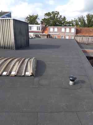600m2 nieuwe bitumen toplaag.jpg