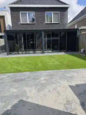 Veranda met zonwering.jpg