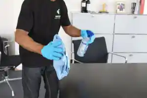 reinigungsfirma_oststeinbek_Makellos_Gebäudeservice_e.K_6.jpg