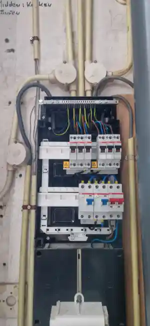elektricien_luttelgeest_Ceb_service_3.jpg