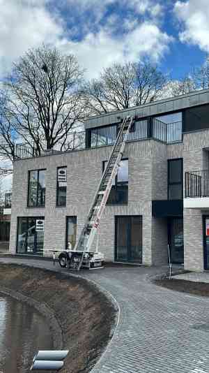 verhuisfirma_schoten_Home_Ladderlift_6.jpg