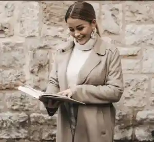 freie-redner_villingen-schwenningen_Jennifer_Haller_-_freie_Rednerin_für_Hochzeiten_&_Trauerfeiern_5.jpg