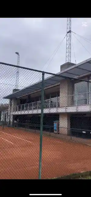 LIMA Tennis & Padel – Glasreiniging Cafetaria.jpg