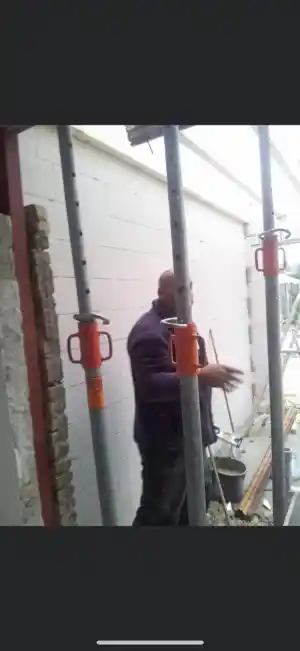 Fundering & Vloerafwerking in de tuin.jpg