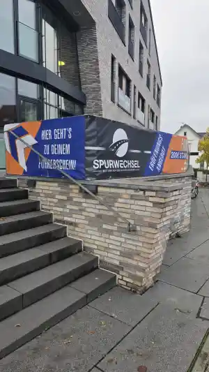 fahrschule_bielefeld_Fahrschule_Spurwechsel_5.jpg