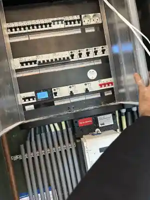 elektricien_almere_Power_Connection_Elektra_Service_4.jpg