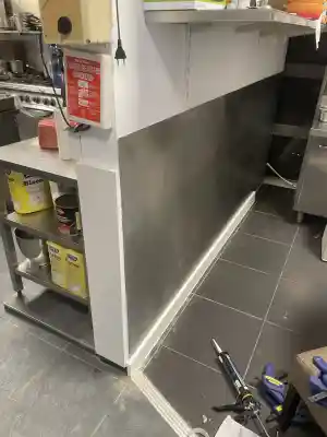 Vernieuwing keukenmuur restaurant.jpg