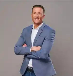 DK Finance & Consultancy.jpg