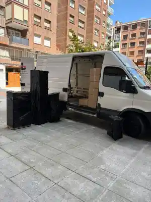 empresa-de-mudanza_basauri_Aurrera_Logitrans_|_Mudanzas_&_Transporte_Profesional_de_Motos_6.jpg