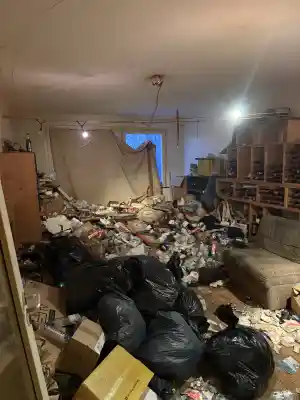 Entrümpelung einer 1-Zimmer Wohnung.jpg