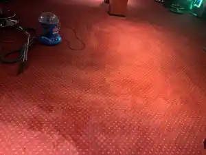 Teppichboden Reinigung nach 16 Jahren einer Spielhalle .jpg