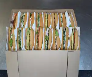 Zakelijke lunch op de Wilhelminakade.jpg