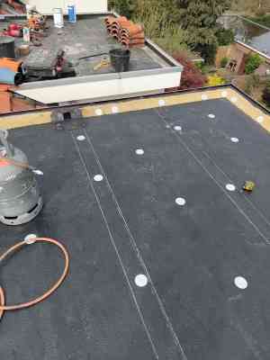 Epdm verwijderd en 2 laags bitumen aangebracht..jpg