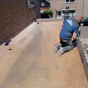 Aanbouw voorzien van 2 laags bitumen dakbeddeking.jpg