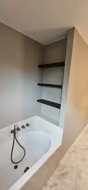Kantoorruimte en badkamer.jpg