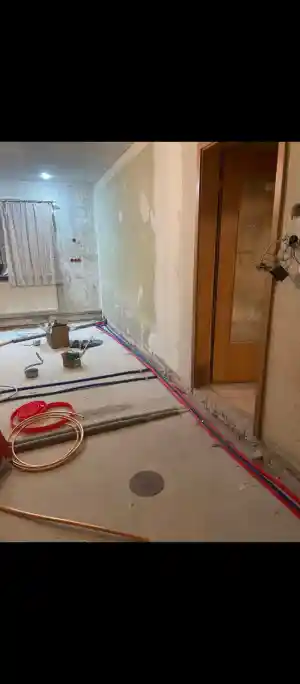 Neue Verrohrung ( Trinkwasser sowie Heizung ) .jpg