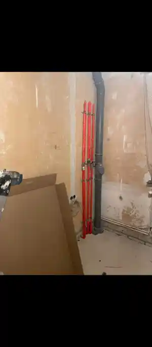 Neue Verrohrung ( Trinkwasser sowie Heizung ) .jpg