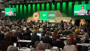 Sicherheitsbewachung bei der 51.Bundesdelegiertenkonferenz in Hannover.jpg