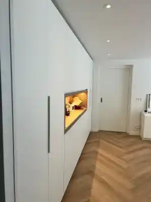 Maatwerk kledingkast.jpg