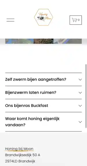 Honing bij Moon (hobby-imker).jpg