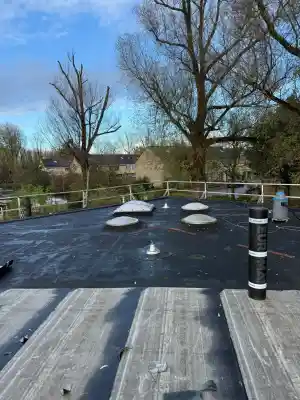  Enkhuizen bitumen dakbedekking geplaatst.jpg