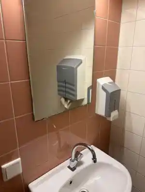 Grondige schoonmaak sanitair kinderopvang.jpg