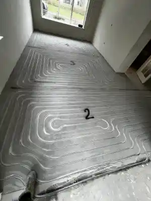 Woonkamer van 36 m2 voorzien van vloerverwarming in Dalfsen.jpg