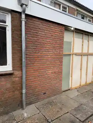 Voegwerk aan buitenmuur – strak en netjes afgewerkt.jpg