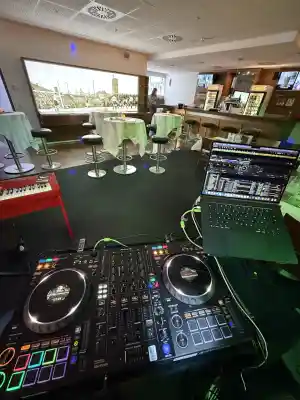 dj_neuss_NIIMU_-_Dein_Hochzeits-_und_Event-DJ_4.jpg
