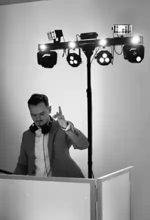 dj_neuss_NIIMU_-_Dein_Hochzeits-_und_Event-DJ_3.jpg