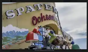 Aufbau Oktoberfest.jpg