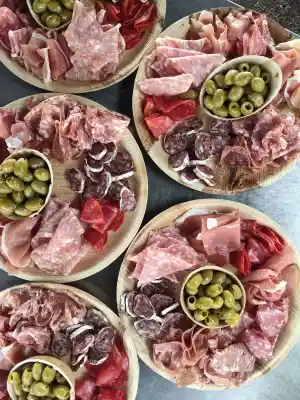 catering_veenendaal_Lekker_eten_op_Wielen_2.jpg