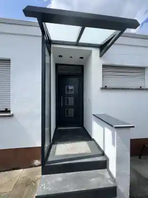 Sanierung Hauseingang und Fassadenarbeiten.jpg