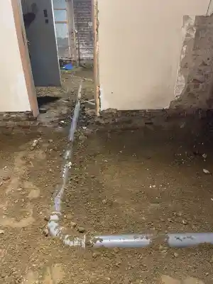 Voorbereiden en gieten van vloerplaat in gewapend beton.jpg