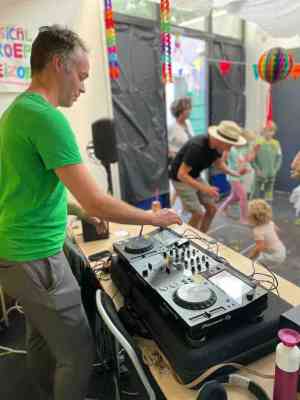 dj_amsterdam_Play_That_Funky_Music_6.jpg