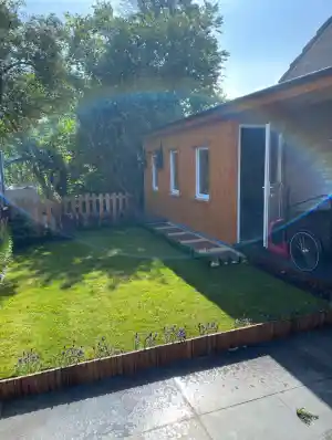 Volledig nieuw geplaatst tuinhuis.jpg