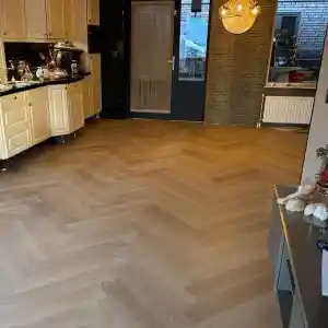 PVC vloer visgraat.jpg