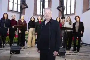 "Sie waren neun".jpg