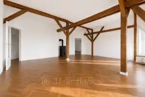 Komplette Renovierung eines Dachgeschossraums.jpg