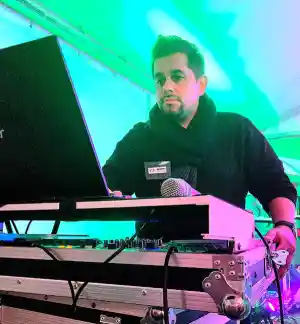 dj_krefeld_Amilou_Events_DJ_Marcel_3.jpg