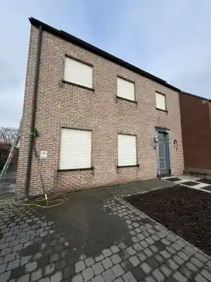 glazenwasser_geel_AJ_Cleaning_Service__5.jpg
