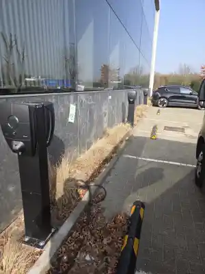 Laadoplossing voor bedrijfsparking.jpg