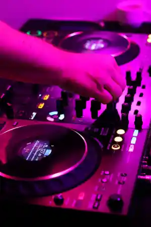 dj_lieser_Deejay_Shorty_4.jpg