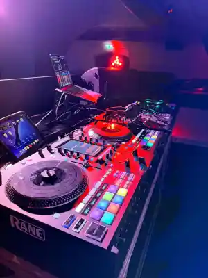 dj_lieser_Deejay_Shorty_4.jpg
