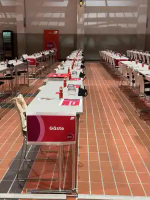 Deutscher Gewerkschaftsbund in der Grand Hall .jpg