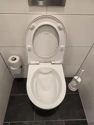 Schoonmaak kamers  gebouwen en kantoren  in Defensie .jpg