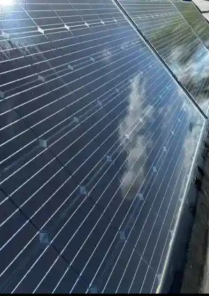 Reiniging van zonnepanelen.jpg