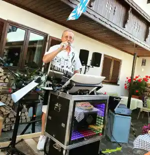 dj_tuntenhausen_Reiners_Karaoke_3.jpg