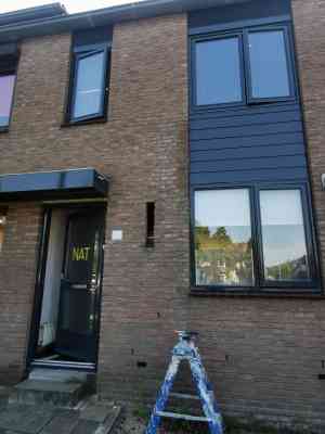 houtwerk buiten een nieuwe kleur gegeven..jpg